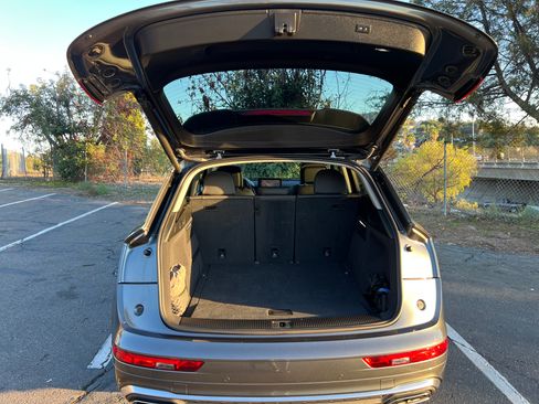 Used 2023 Audi Q5 2.0T Prestige image 25