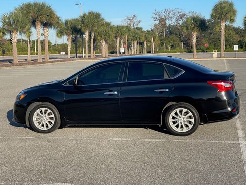 Used 2018 Nissan Sentra SV image 1
