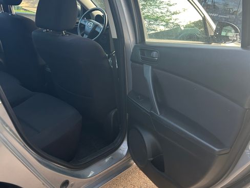 Used 2011 MAZDA MAZDA3 i Sport image 14