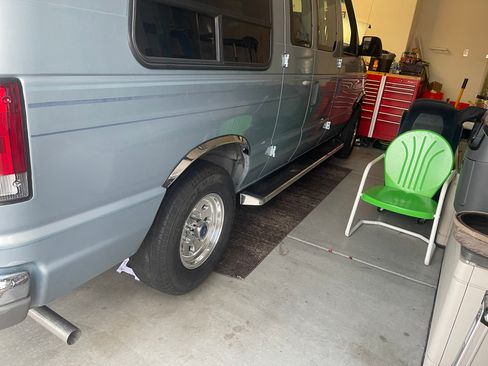 Used 1999 Ford E-150 and Econoline 150 image 31