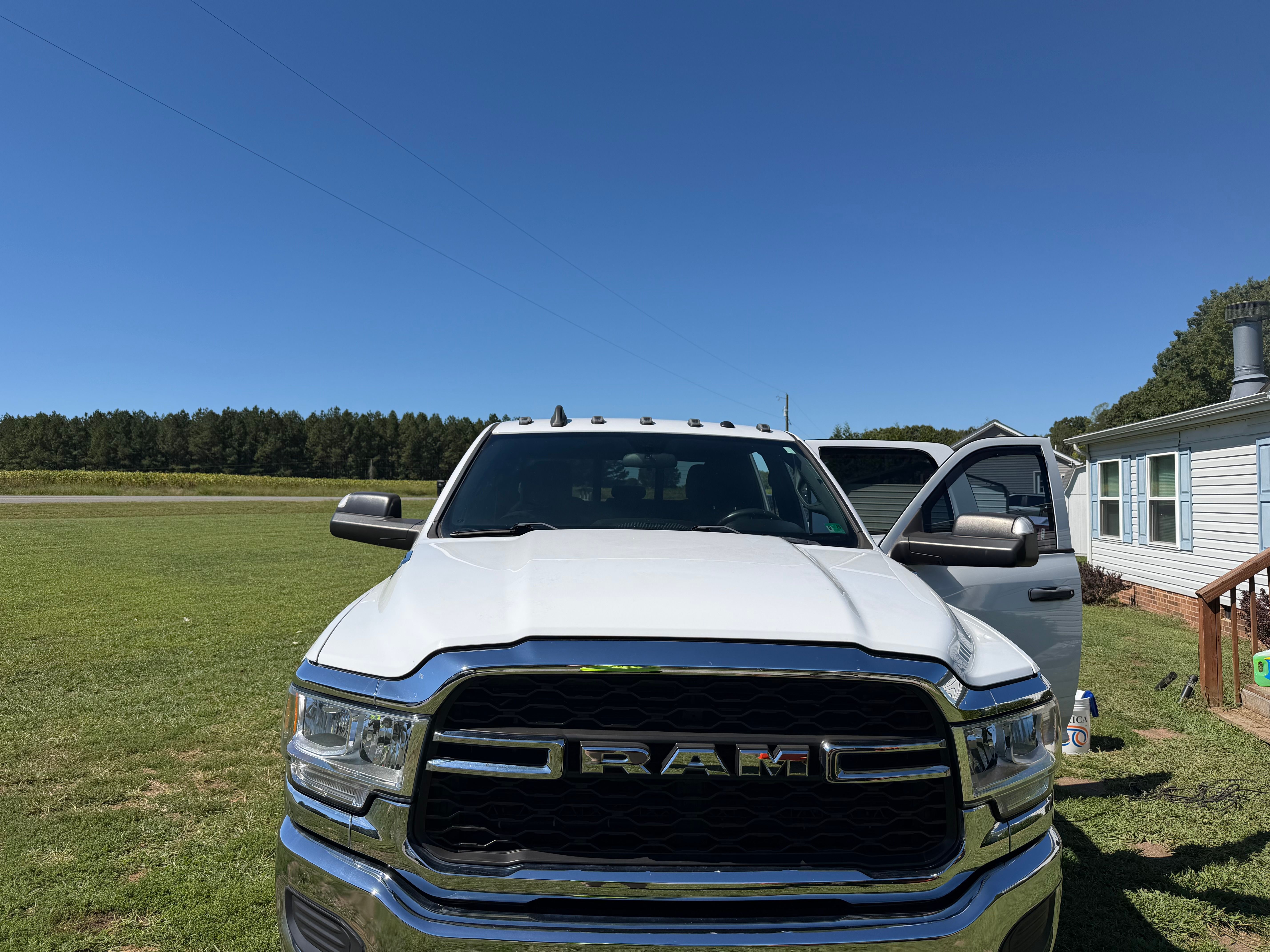Used 2022 RAM 2500 Tradesman AWD/4WD image 1