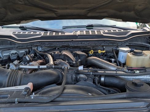 Used 2018 Ford F250 Lariat w/ Lariat Ultimate Package AWD/4WD image 15