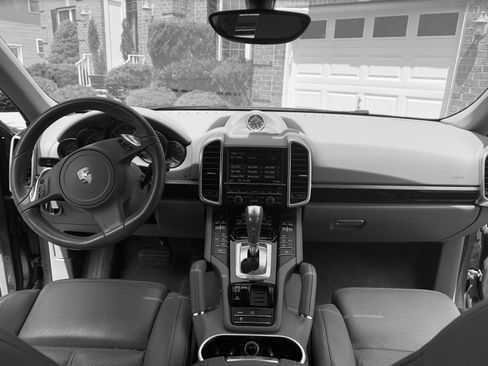 Used 2014 Porsche Cayenne AWD/4WD image 6