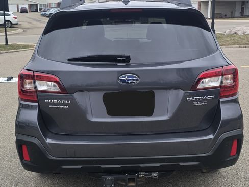 Used 2018 Subaru Outback 3.6R Limited image 8