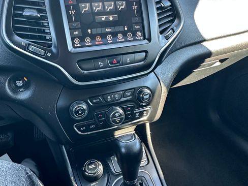 Used 2022 Jeep Cherokee Latitude Lux w/ Sun & Sound Group image 13