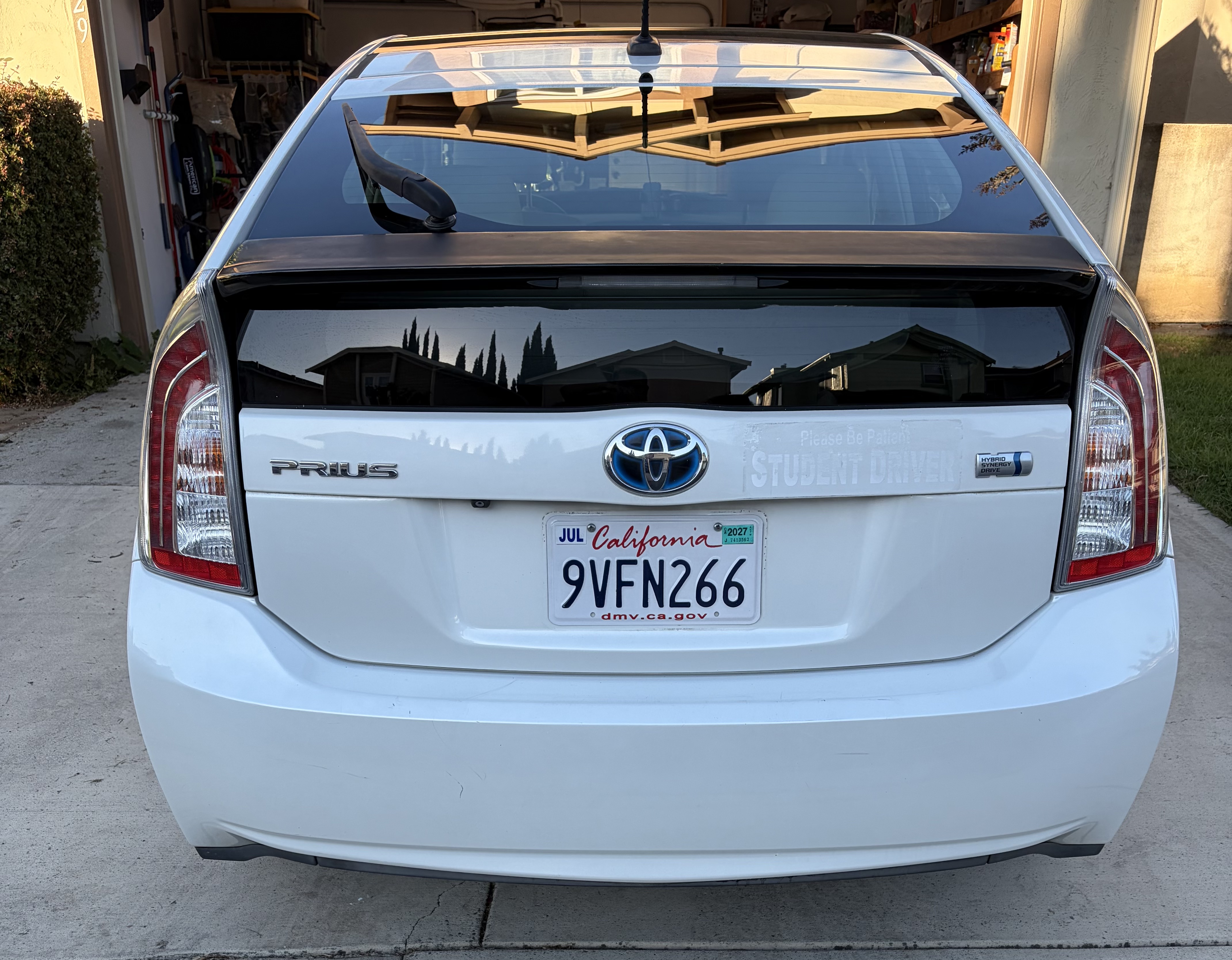 Used 2015 Toyota Prius Three w/ Solar Roof Package FWD image 2