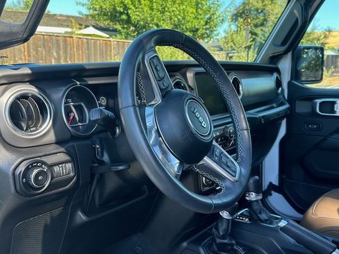 Used 2022 Jeep Wrangler Unlimited Rubicon w/ Xtreme Recon 35" Tire Package image 14