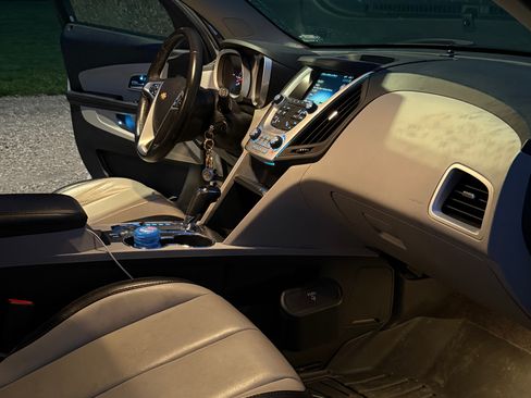 Used 2016 Chevrolet Equinox LTZ w/ Enhanced Convenience Package image 8