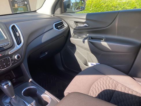 Used 2018 Chevrolet Equinox LT image 6