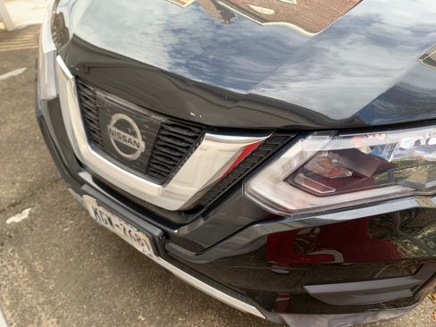 Used 2017 Nissan Rogue SV image 9