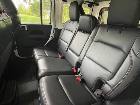 Used 2021 Jeep Wrangler Unlimited Rubicon AWD/4WD image 24