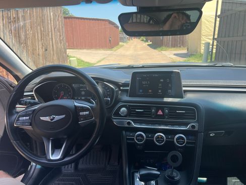 Used 2020 Genesis G70 2.0T AWD/4WD image 15