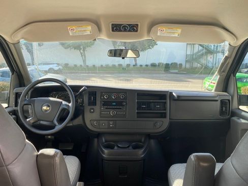 Used 2009 Chevrolet Express 3500 Passenger w/ LT Preferred Equipment Group image 20