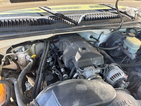 Used 2000 Chevrolet Silverado 1500 4x4 Regular Cab w/ Firm Ride Suspension Pkg image 6