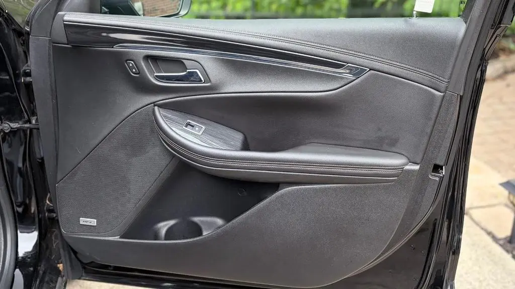 Used 2018 Chevrolet Impala Premier FWD image 15