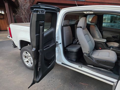 Used 2019 Chevrolet Colorado W/T w/ WT Convenience Package image 11