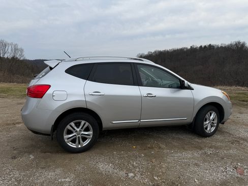 Used 2013 Nissan Rogue SV image 6