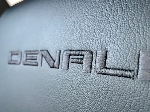 Used 2017 GMC Sierra 2500 Denali w/ Duramax Plus Package image 30