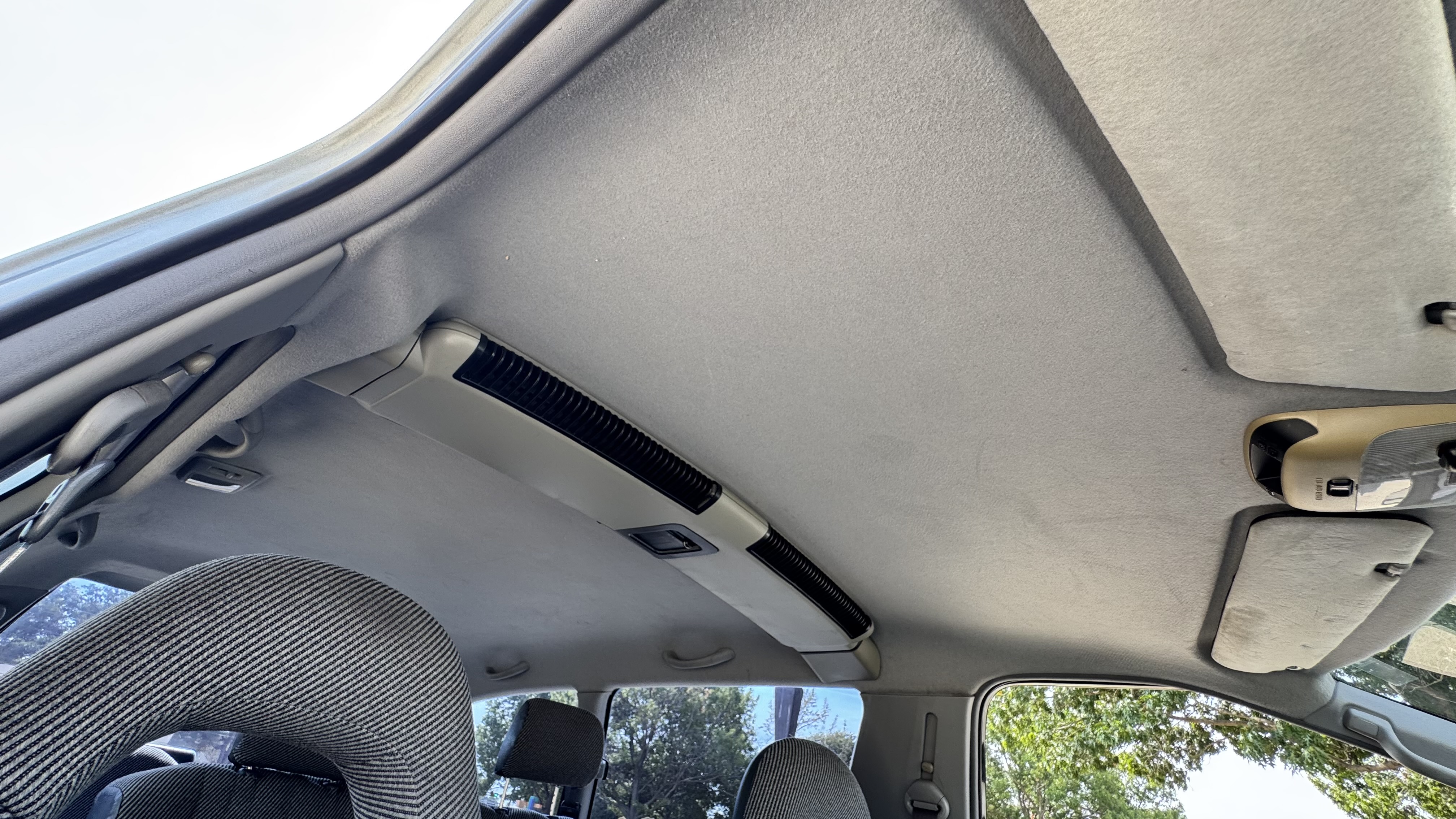 Used 1993 Toyota Previa Deluxe RWD image 17