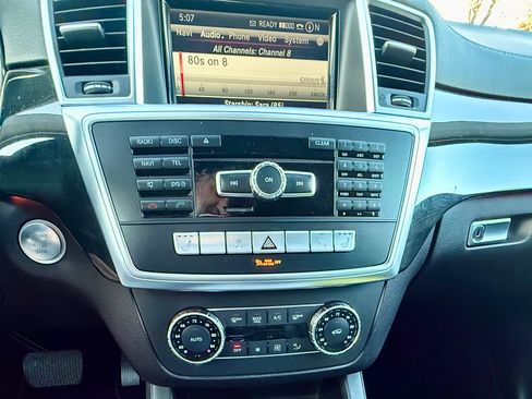 Used 2016 Mercedes-Benz GL 320 BlueTEC 4MATIC image 12