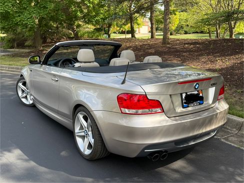 Used 2011 BMW 135i Convertible RWD image 14