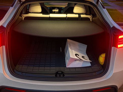 Used 2023 Tesla Model Y Long Range image 14