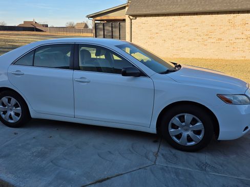 Used 2007 Toyota Camry LE image 2