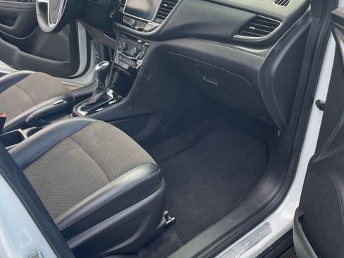 Used 2018 Buick Encore Preferred image 4