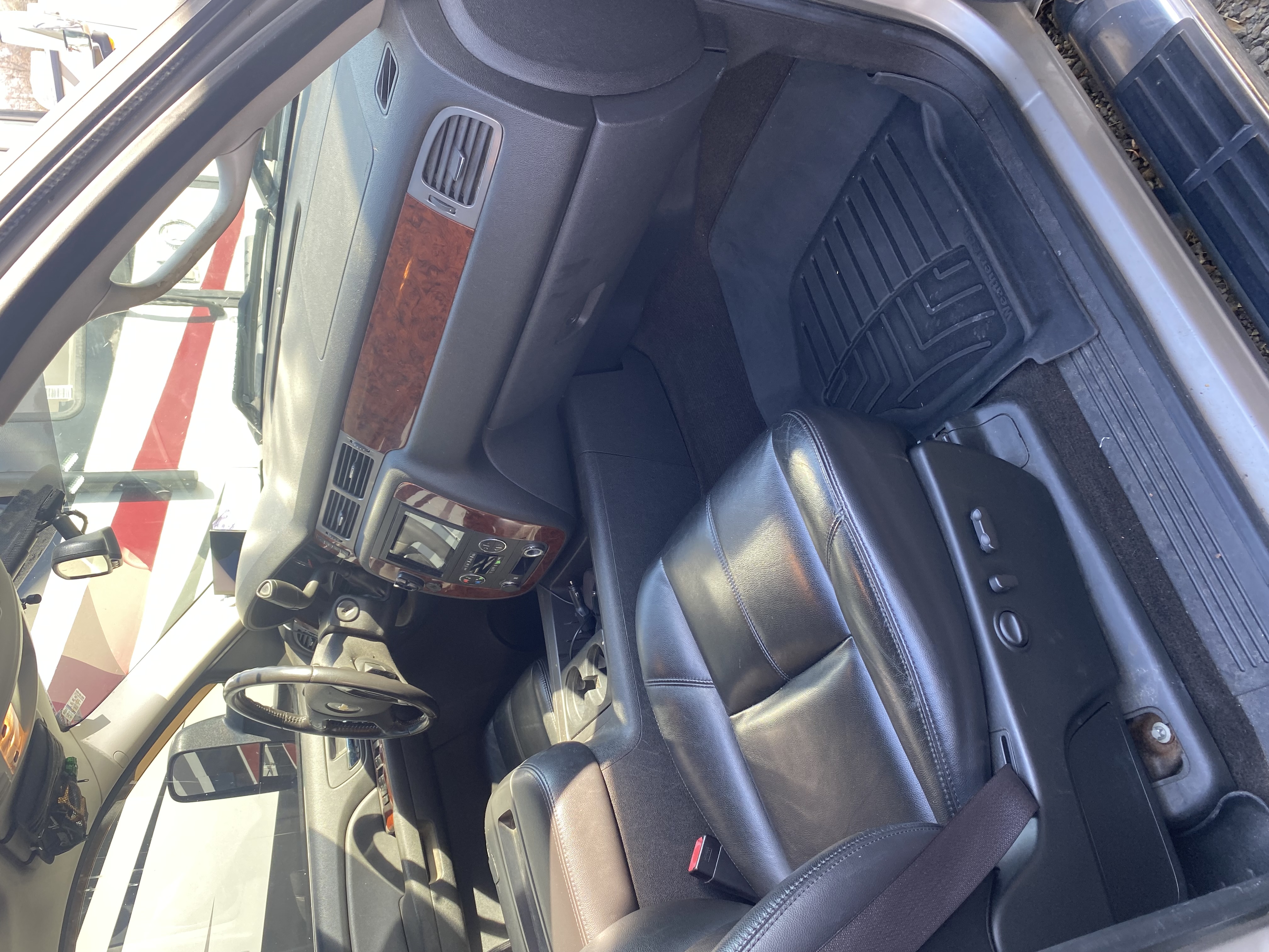 Used 2009 Chevrolet Silverado 2500 LTZ w/ Suspension Package, Off-Road AWD/4WD image 8