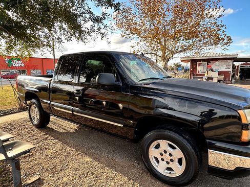 Used 2006 Chevrolet Silverado 1500 LT w/ Onstar Plus Package image 5