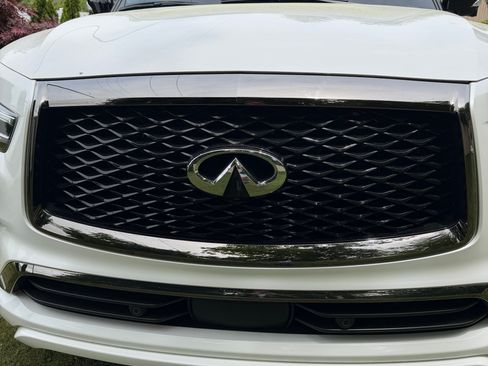 Used 2024 INFINITI QX80 Sensory AWD/4WD image 8