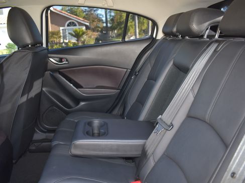 Used 2018 MAZDA MAZDA3 Touring FWD image 21