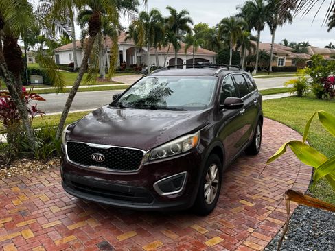 Used 2016 Kia Sorento LX Sport Utility 4D image 1