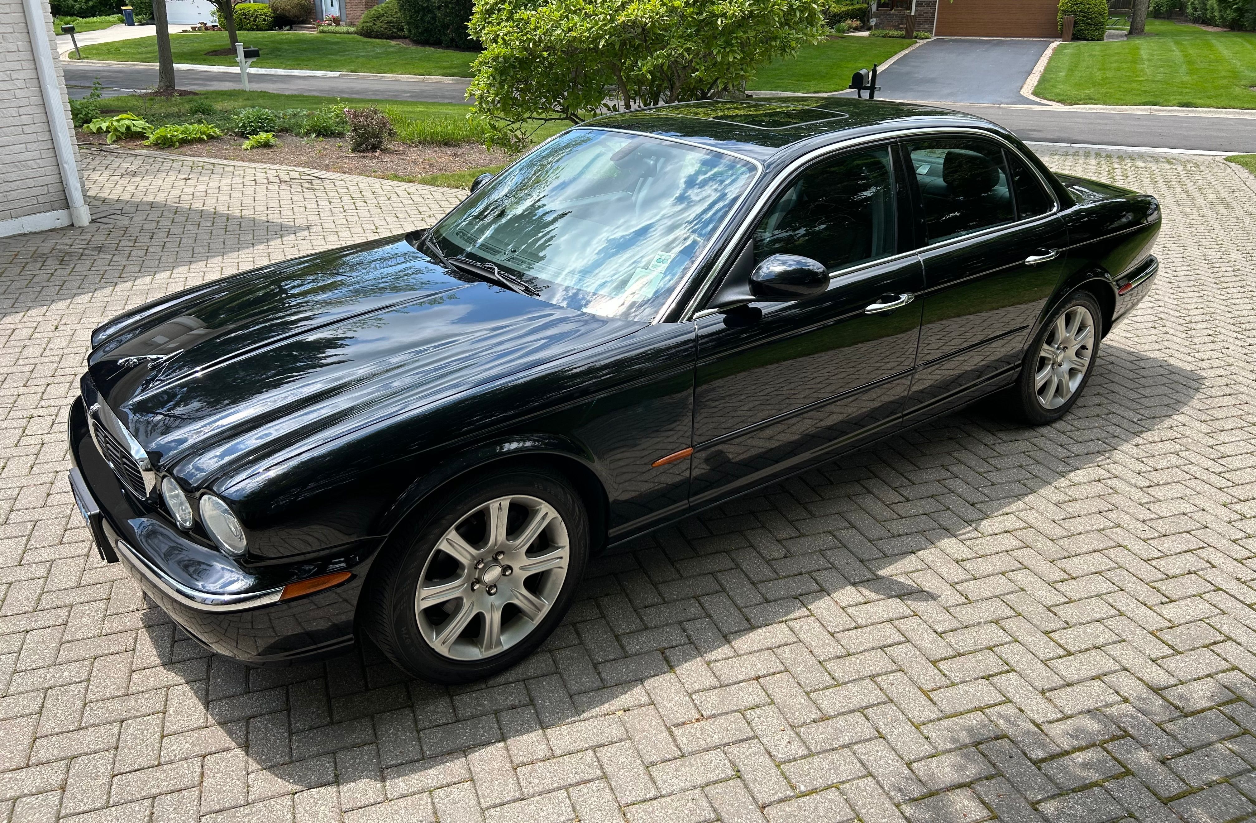 Used 2004 Jaguar XJ8 RWD image 1