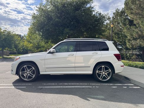 Used 2013 Mercedes-Benz GLK 350 4MATIC image 4
