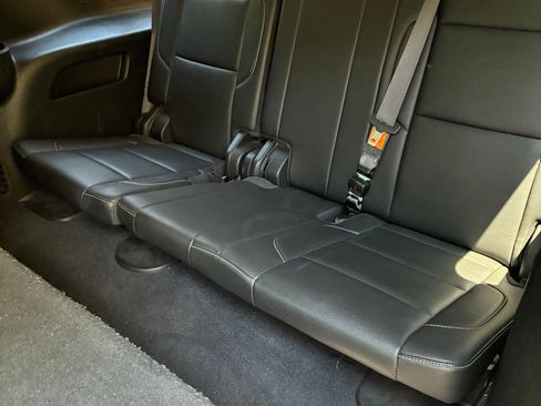 Used 2019 GMC Yukon XL SLT w/ Open Road Package AWD/4WD image 11
