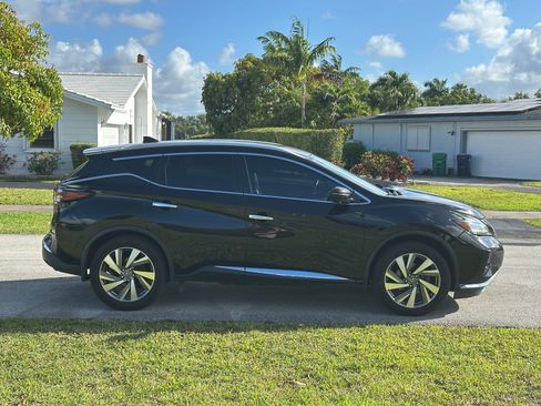 Used 2019 Nissan Murano SL w/ Cargo Package FWD image 2
