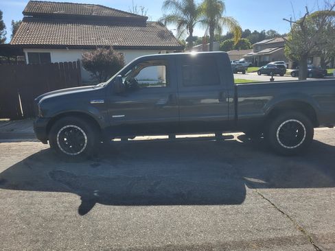 Used 2007 Ford F250 XLT image 1