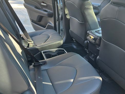 Used 2026 Toyota Grand Highlander AWD Hybrid image 8