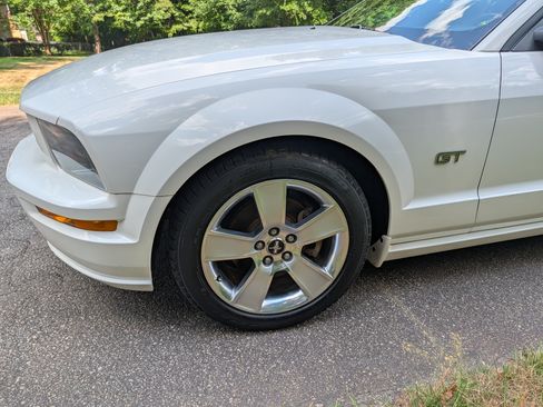Used 2006 Ford Mustang GT Premium RWD image 5