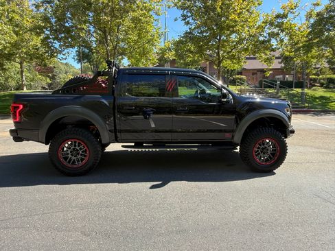 Used 2019 Ford F150 Raptor w/ Equipment Group 802A Luxury image 26
