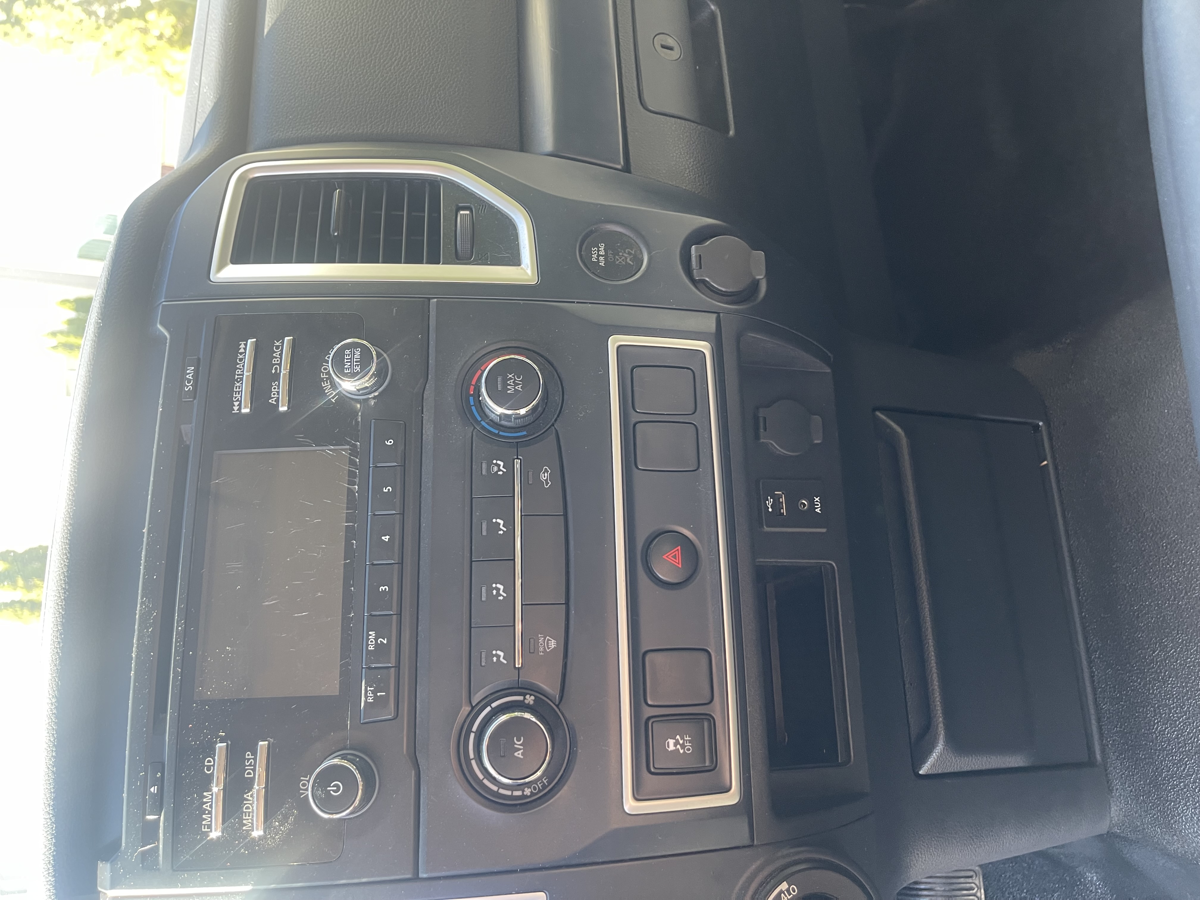 Used 2017 Nissan Titan S AWD/4WD image 8
