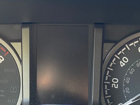 Used 2022 Toyota Tacoma 4x4 Double Cab image 16