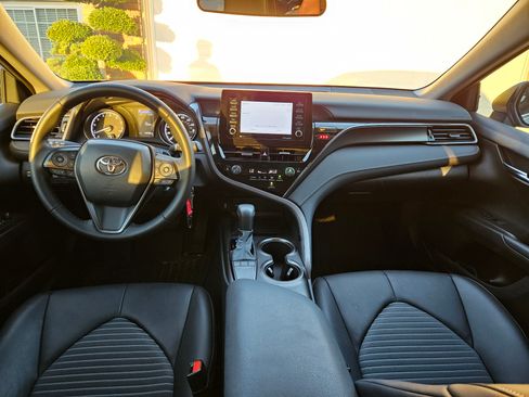 Used 2023 Toyota Camry SE image 20