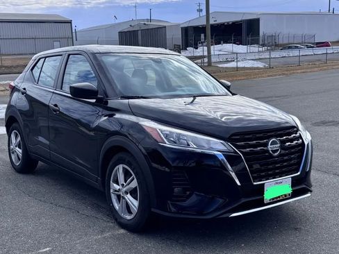 Used 2021 Nissan Kicks S image 5