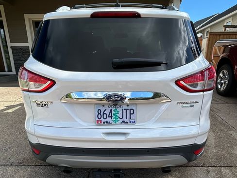Used 2015 Ford Escape Titanium w/ Equipment Group 301A AWD/4WD image 8