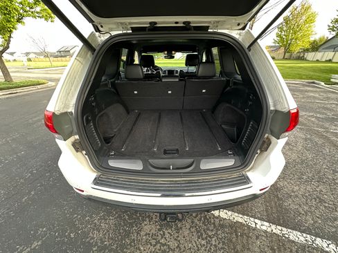Used 2017 Jeep Grand Cherokee Limited AWD/4WD image 13