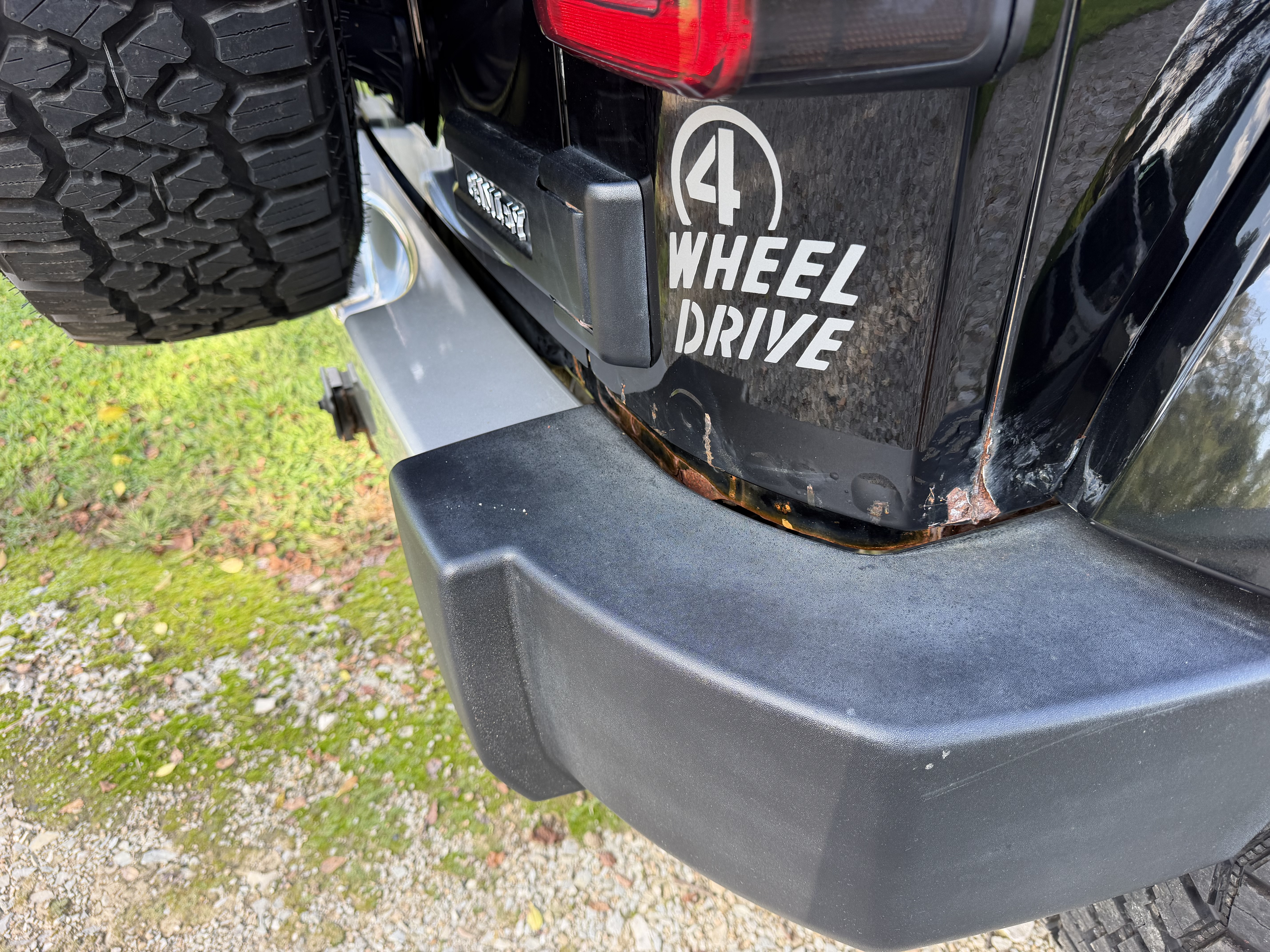 Used 2013 Jeep Wrangler Unlimited Sahara w/ Dual Top Group AWD/4WD image 16