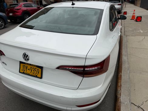 Used 2019 Volkswagen Jetta S w/ Driver Assistance Package image 9