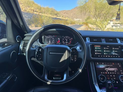 Used 2019 Land Rover Range Rover Sport Supercharged AWD/4WD image 21